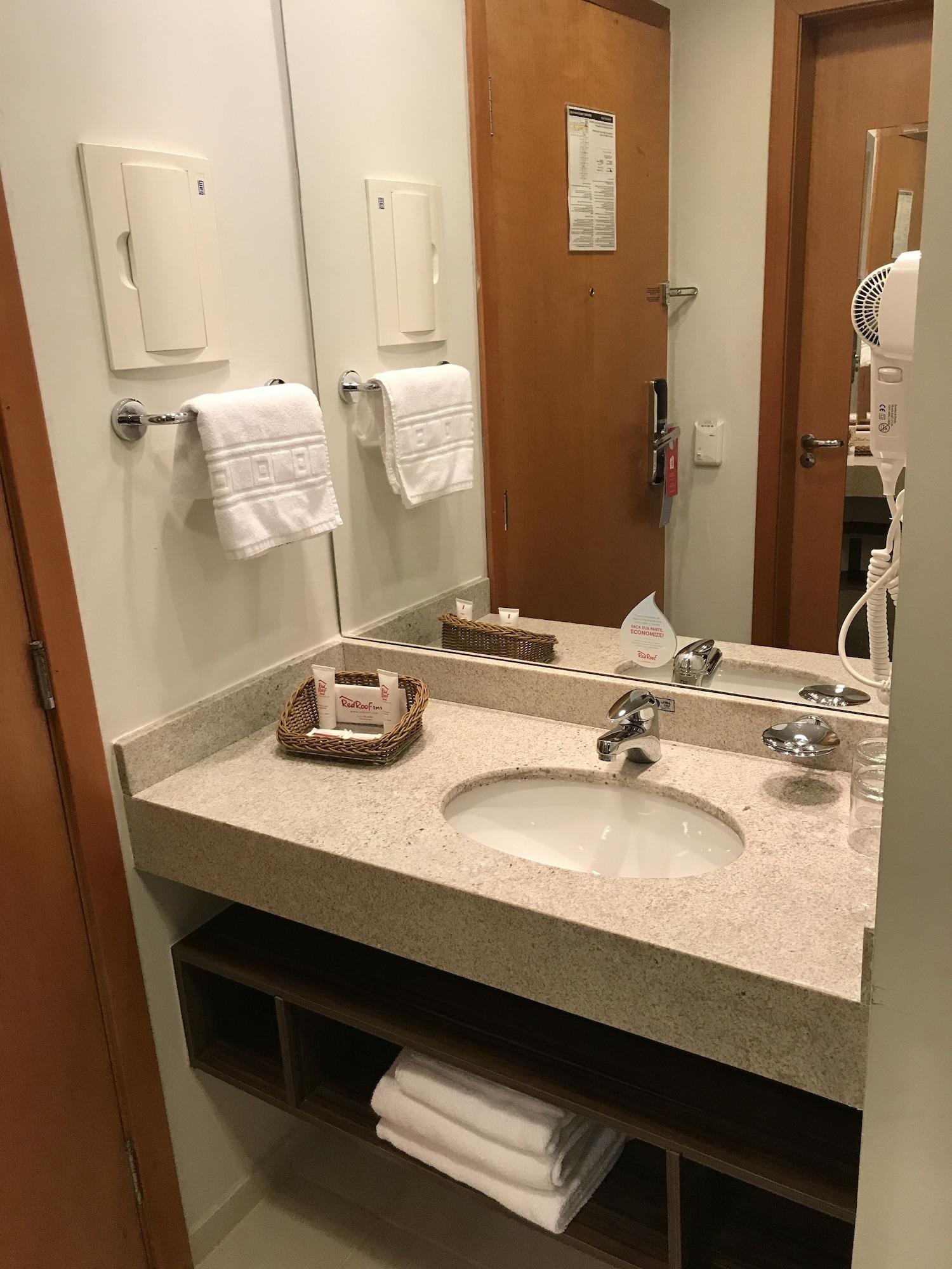 Nobile Inn Dutra Rio De Janeiro サン・ジョアン・デ・メリチ エクステリア 写真