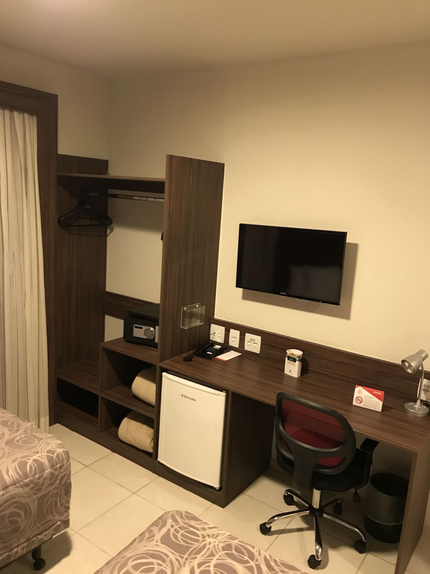 Nobile Inn Dutra Rio De Janeiro サン・ジョアン・デ・メリチ エクステリア 写真