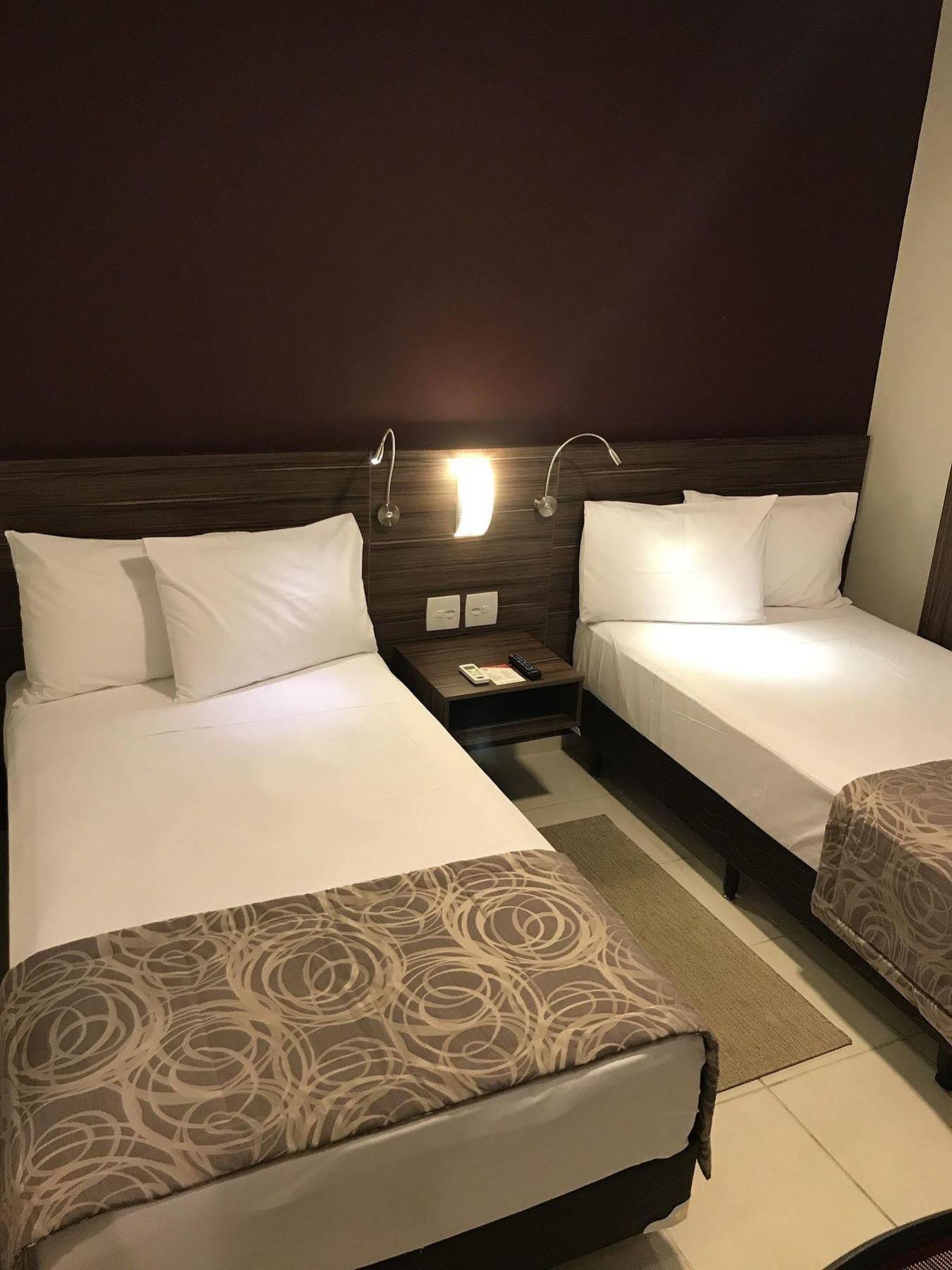 Nobile Inn Dutra Rio De Janeiro サン・ジョアン・デ・メリチ エクステリア 写真