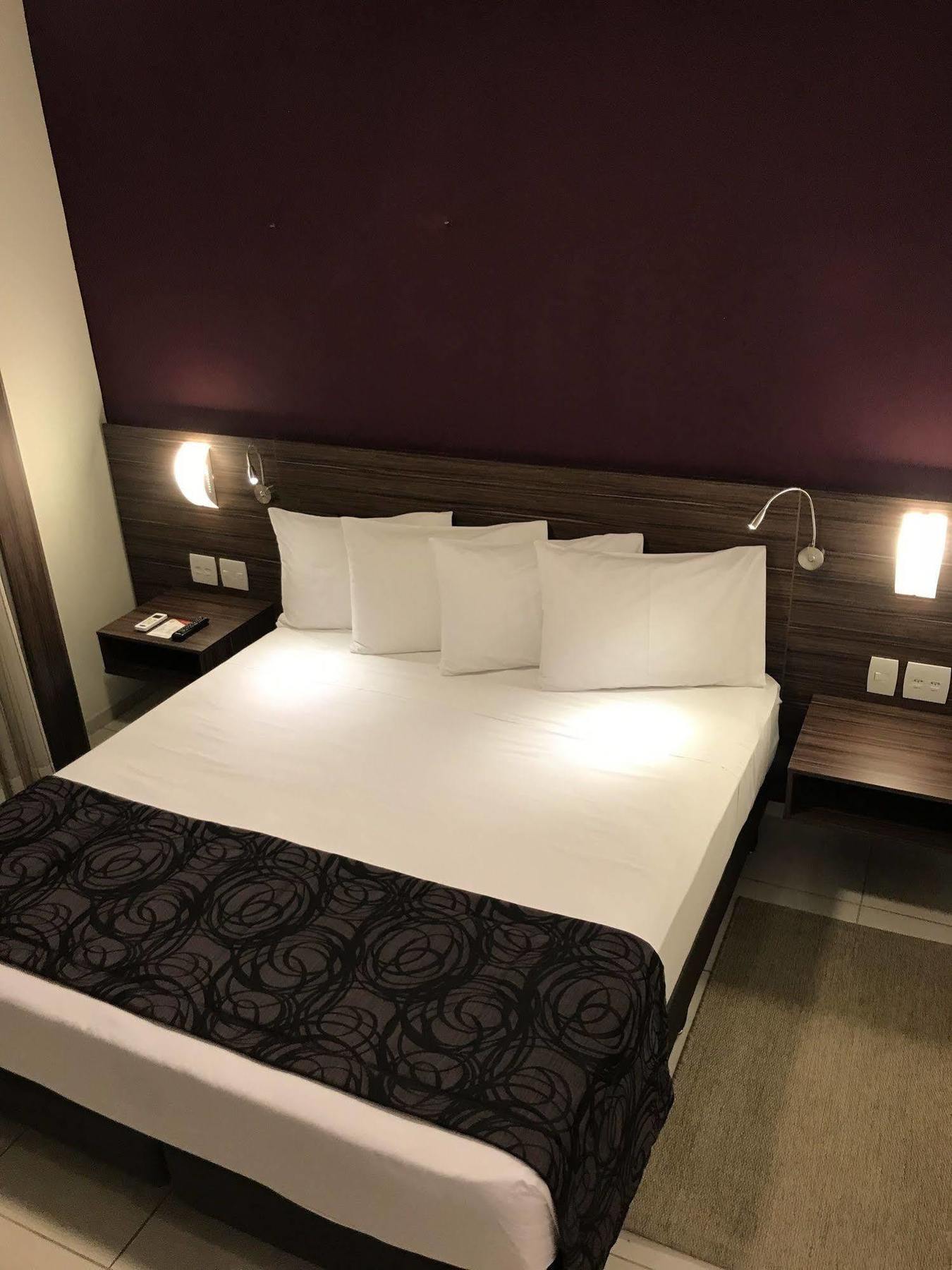Nobile Inn Dutra Rio De Janeiro サン・ジョアン・デ・メリチ エクステリア 写真